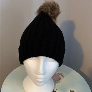 Women’s Winter Knit Bobbie Hat🌺